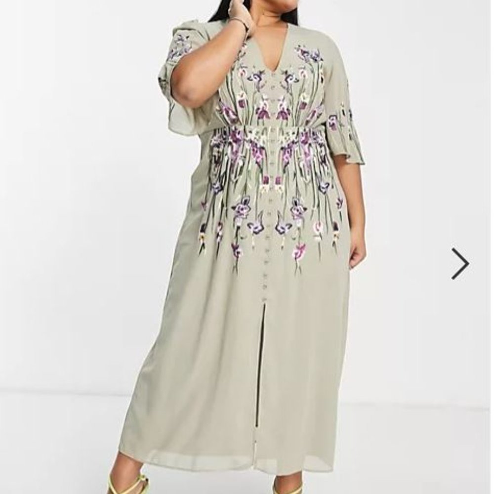Hope & Ivy Plus Adelaide embroidered midi dress in sage green 22 **small flaw**